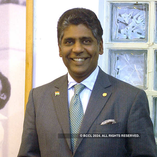 Vijay Amritraj gets Rotary NRI award