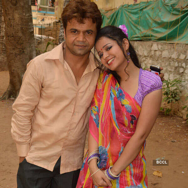 Babuji Ek Ticket Bambai: On the sets