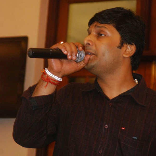 Singer MK Balaji ties the knot