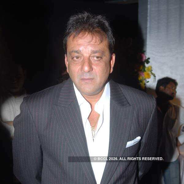 Dutt to make paper bags, earn Rs.25 a day