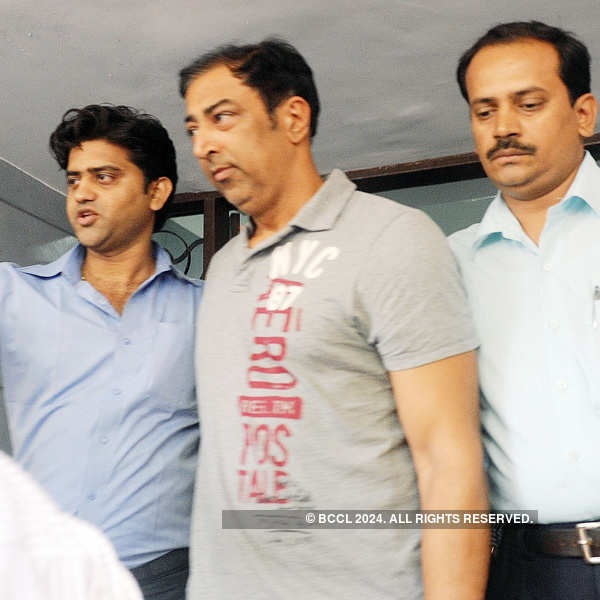 Vindu, Gurunath granted bail