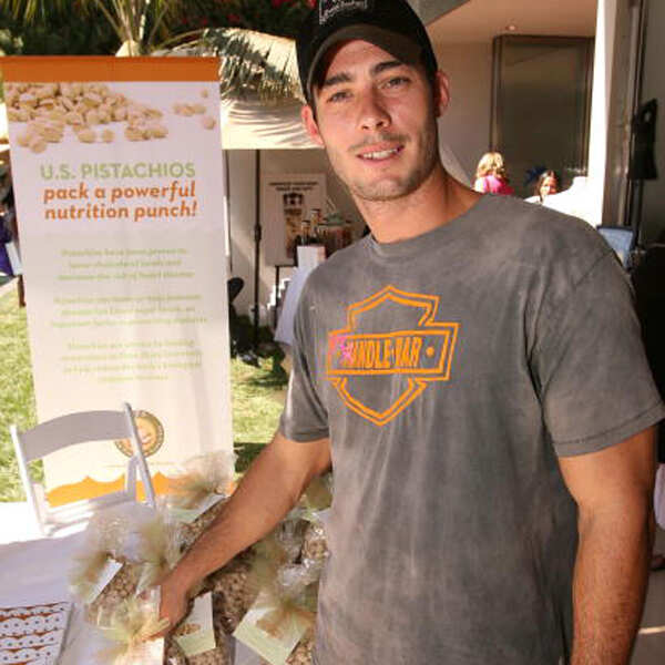 Jennifer Love Hewitt is pregnant!