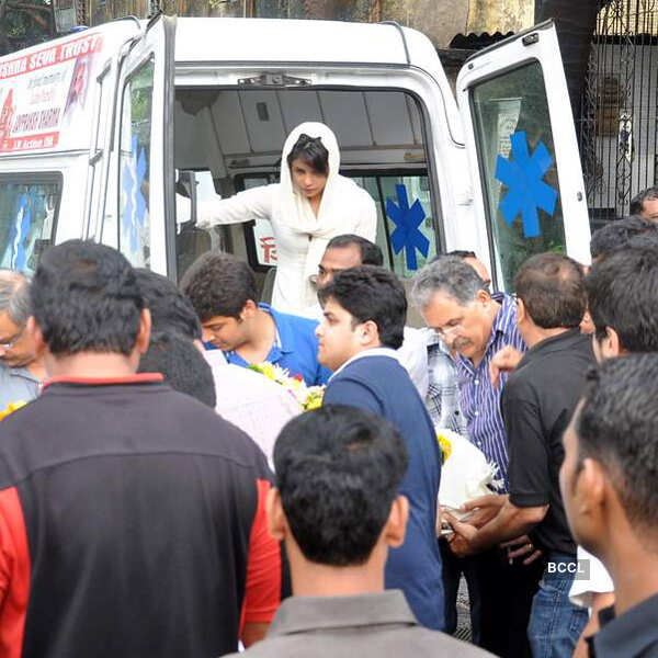 Actress Priyanka Chopra arrives with her father Dr.Ashok Chopra's body