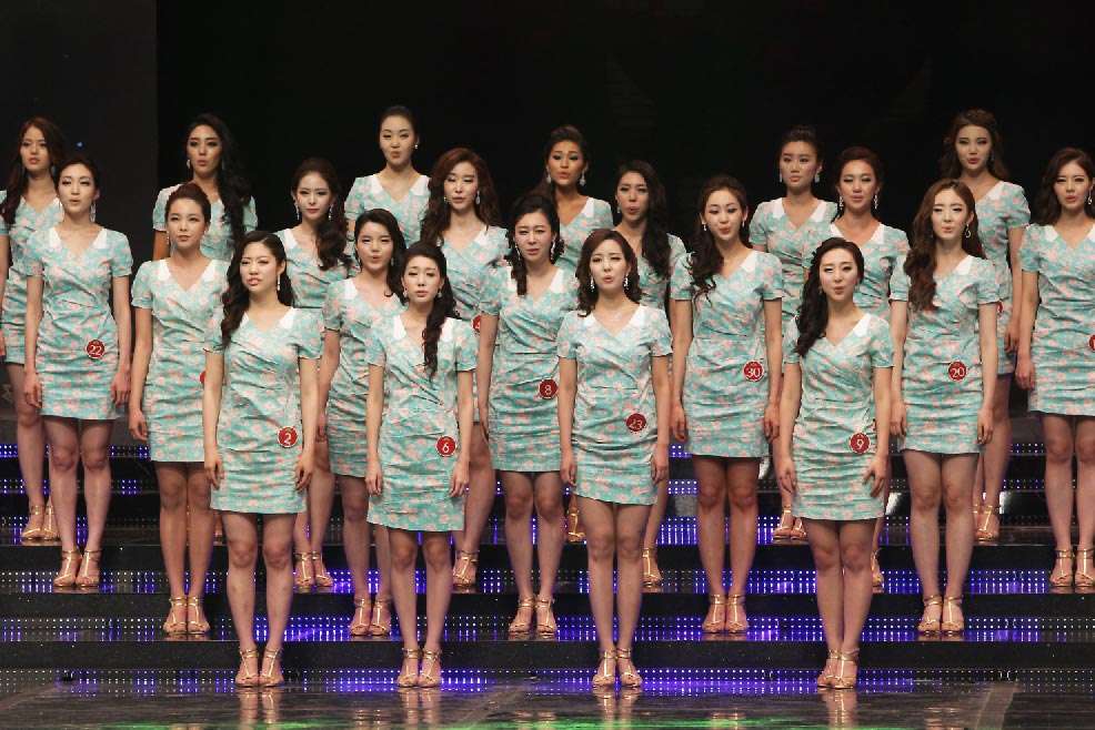 Yoo Ye Bin C Poses After Winning The 2013 Miss Korea Beauty Pageant 8995