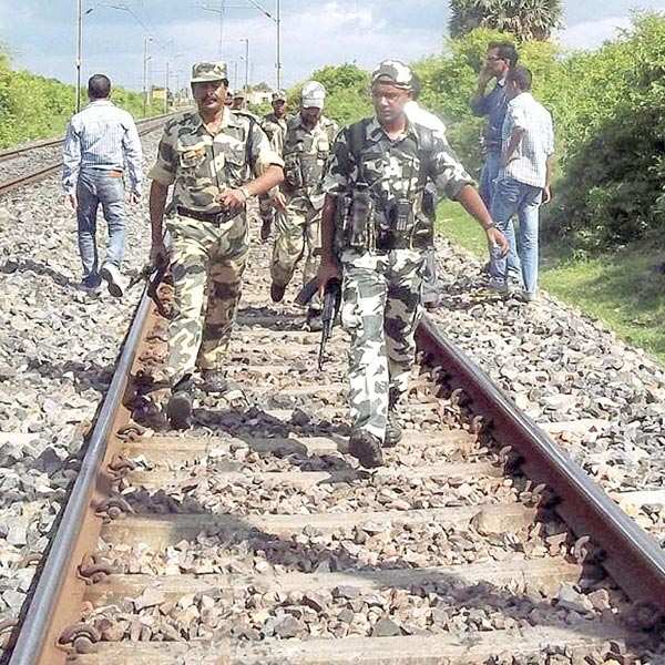 Maoists attack Dhanbad-Patna Intercity Express