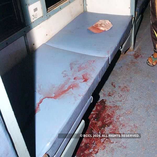 Maoists attack Dhanbad-Patna Intercity Express