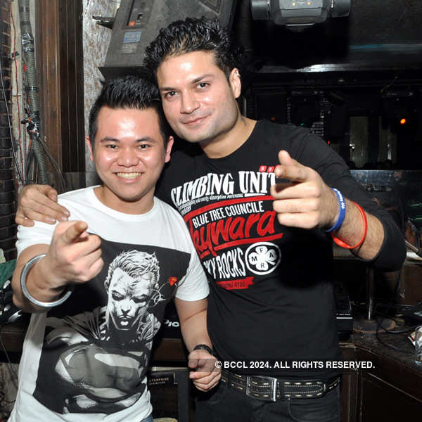 DJs Felix and Vikrant plays @ Underground
