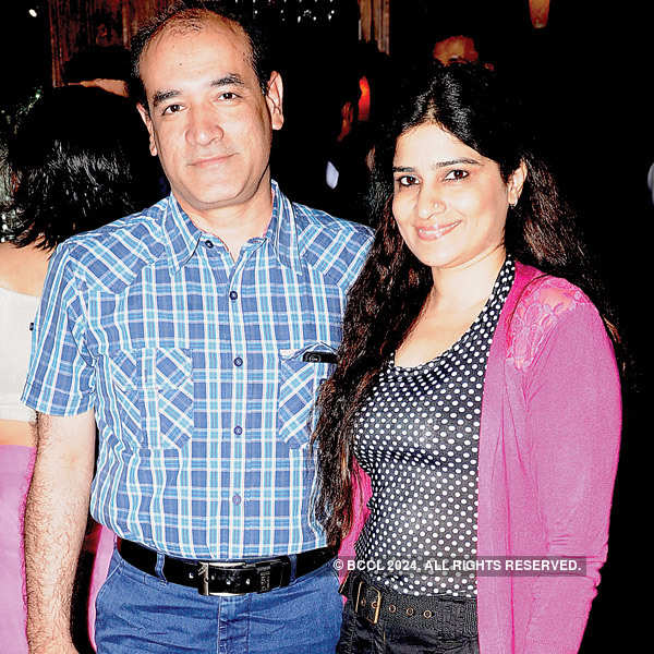 Neetu, Ritesh Arora's 10th anniversary bash 