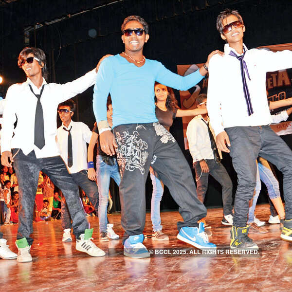 Salman Yusuf Khan's dance workshop