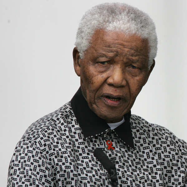 Nelson Mandela passes away