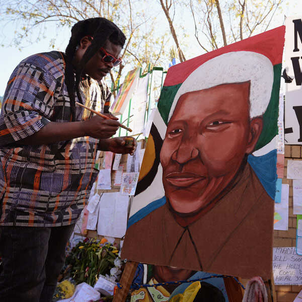 Nelson Mandela on life support