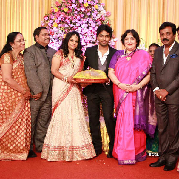 Latha Rajinikanth during the wedding reception of GV Prakash Kumar and ...