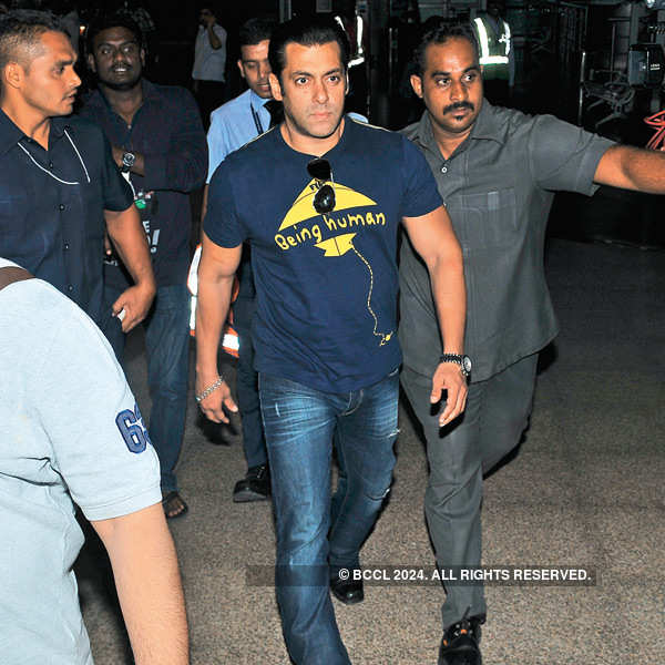 Salman spotted with ladylove!