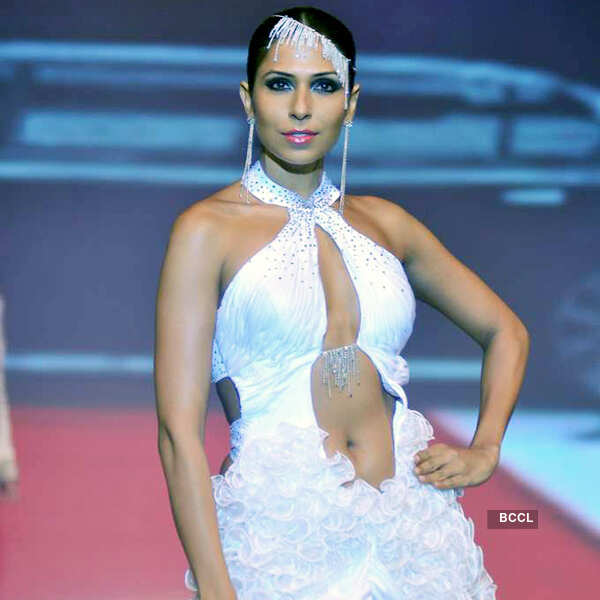 Issaq cast @ Vibrance 2013 show