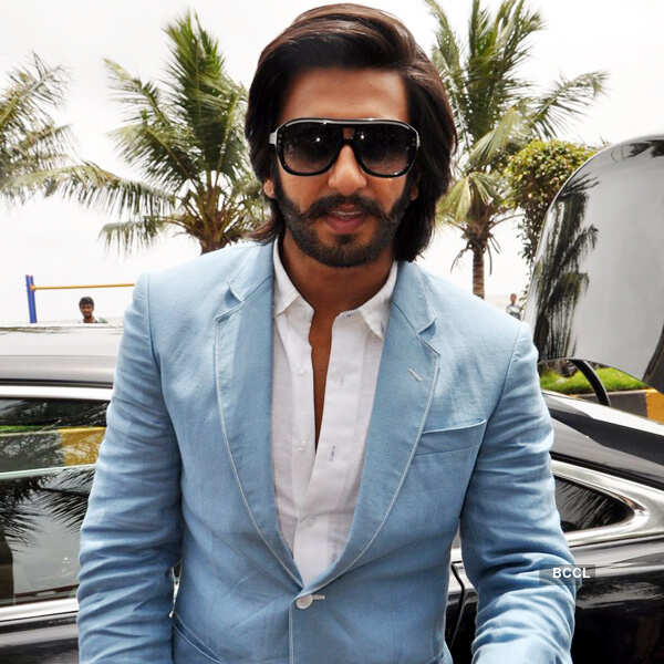 Lootera promotion @ CCD