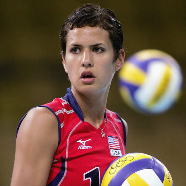 Logan Tom: Amercian volleyball player Logan Tom looks sexy with her short c...