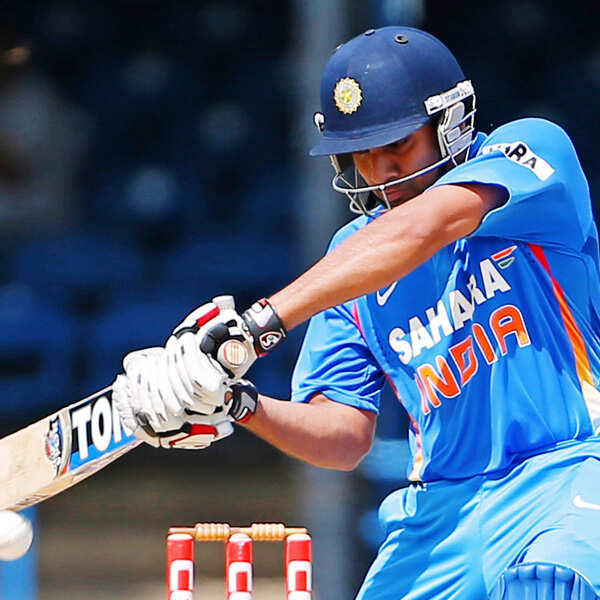 WI Tri-series '13: Bhuvneshwar leads India to final