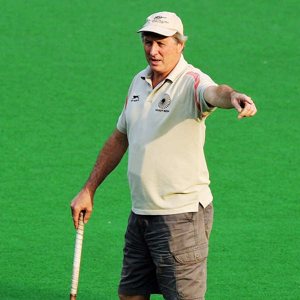 India sack Michael Nobbs as hockey coach