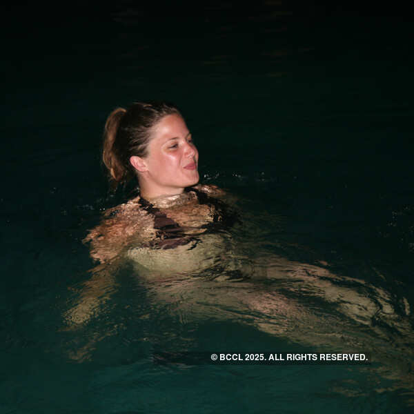 A hot poolside party