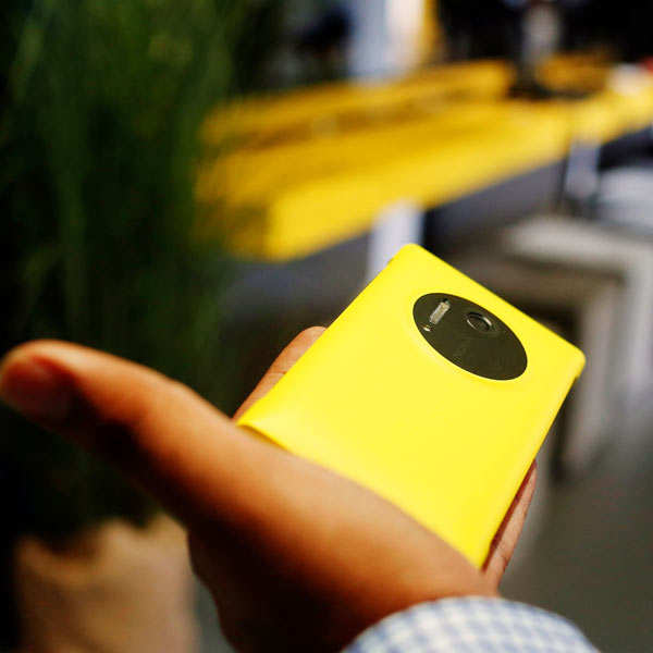 Nokia unveils Lumia with monster camera