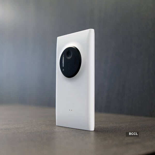 Nokia unveils Lumia with monster camera