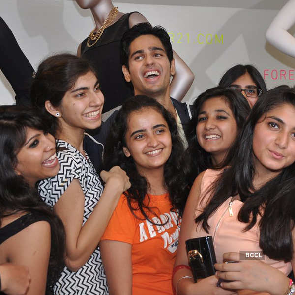 Siddharth launches Forever 21