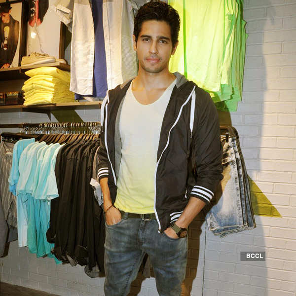 Siddharth launches Forever 21