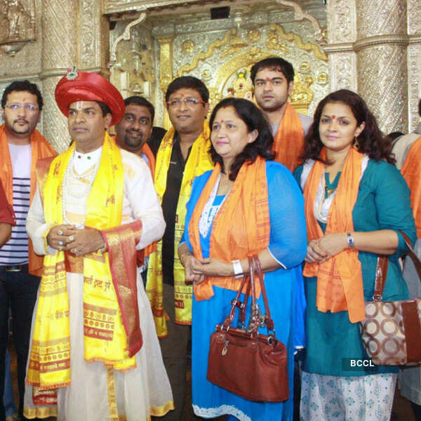 SDP cast visit Shrimant Dagdusheth Ganpati