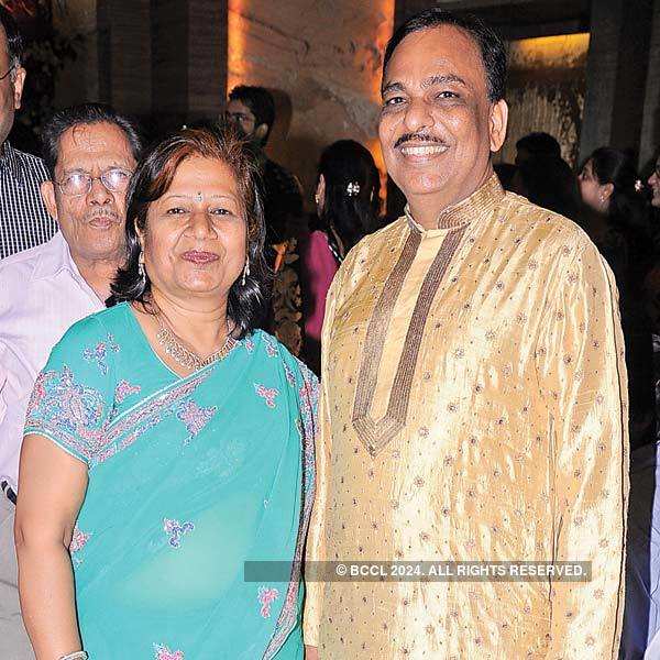 Sunita, Gopal Goyal's 25th wedding anniversary