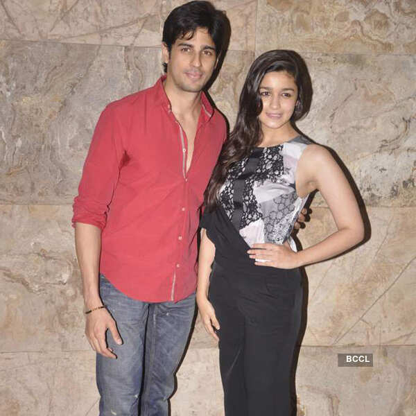 Aamir hosts movie screening