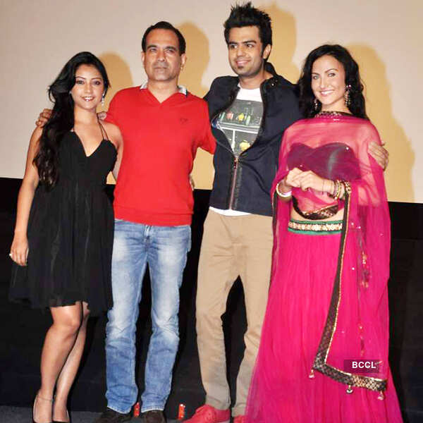 Mickey Virus: First look