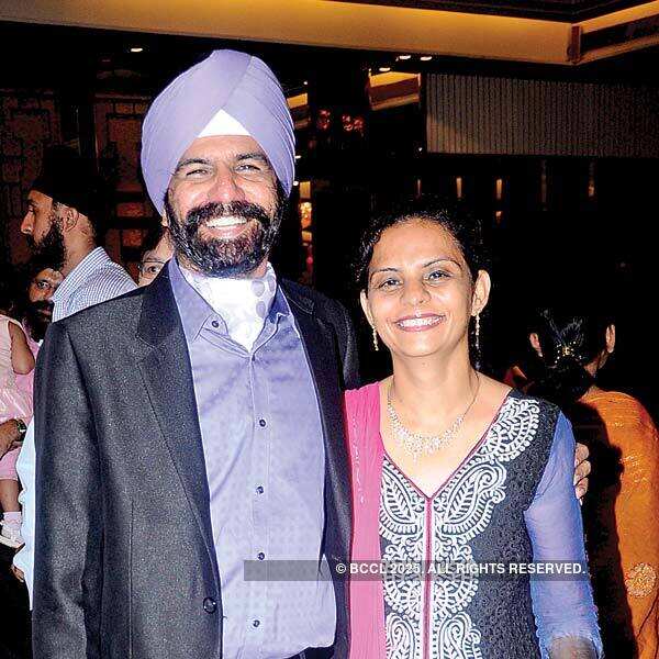 Harmohan, Usha Bhasin's 50th wedding anniversary