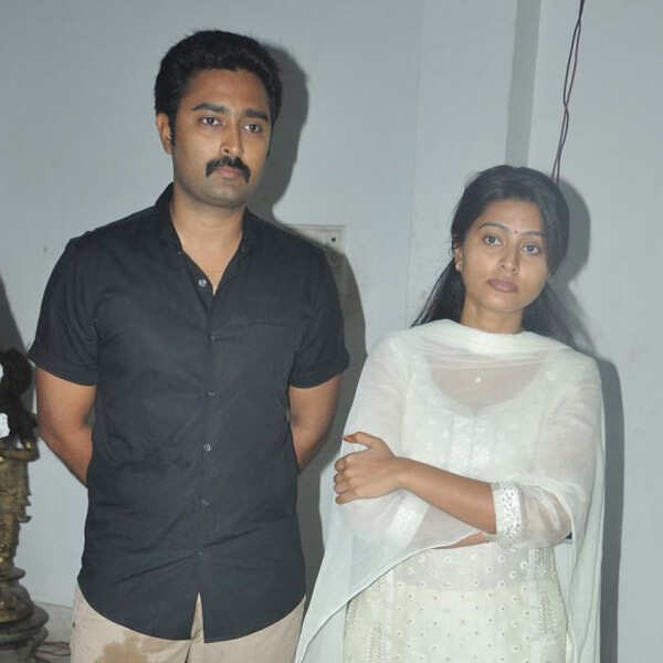 Celebs pay respects to Manjula