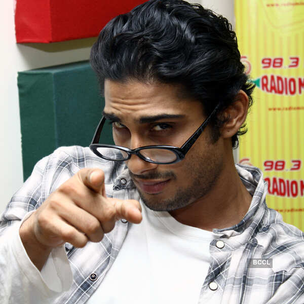 Issaq cast at Radio Mirchi