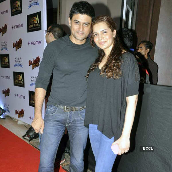 Bajatey Raho: Premiere