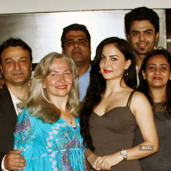 Elli Avram celebrates b'day