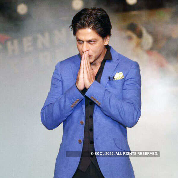 SRK-Dips promote Chennai Express