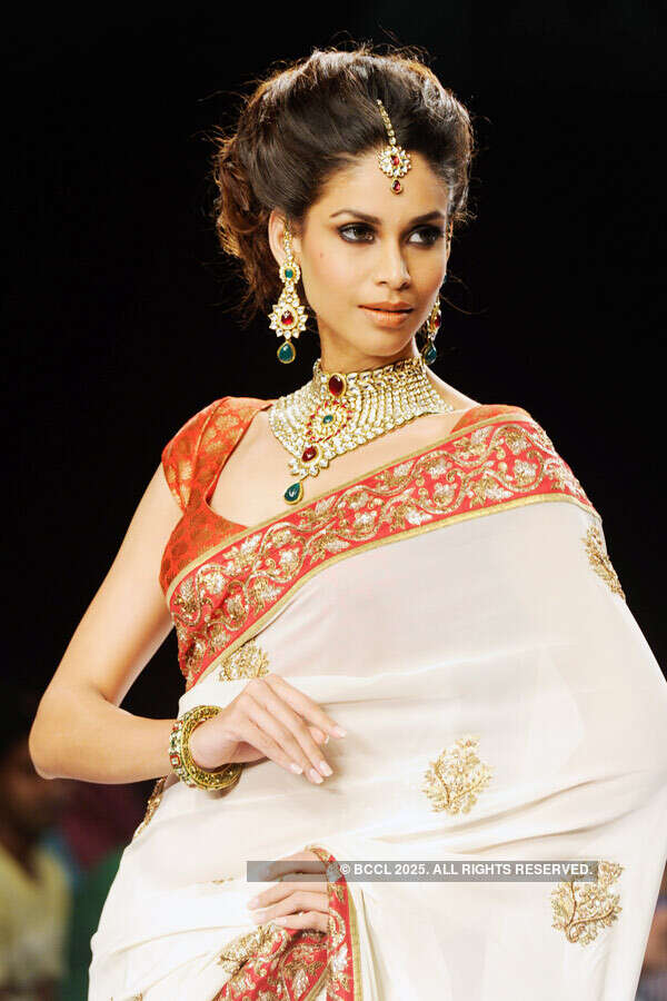 IIJW'13: Laxmi Jewels