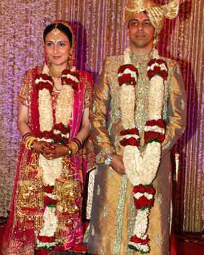 Juhi Babbar ties the knot