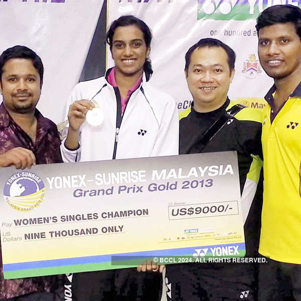 Sindhu into World Badminton Championships semis