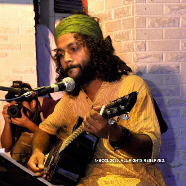 Band Fakira performs @ Basement