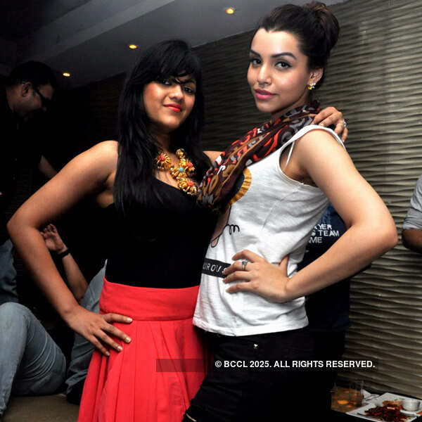 Socialites party at Underground