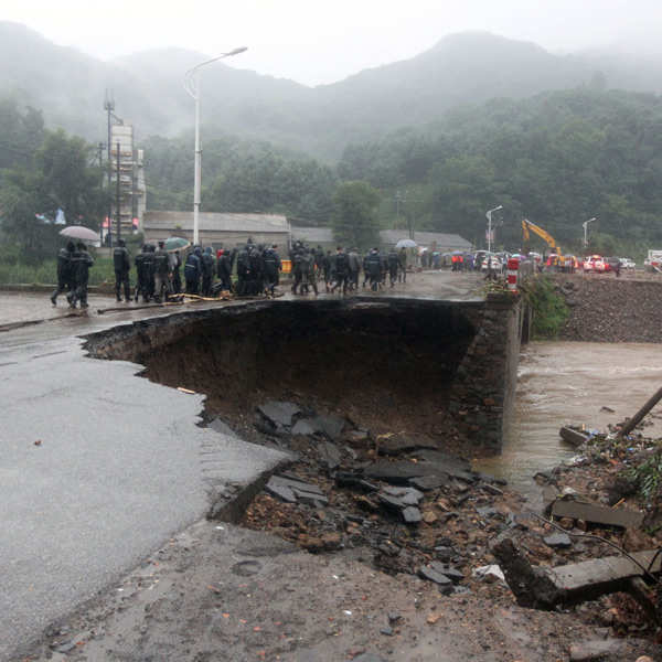 China floods death toll reaches 72