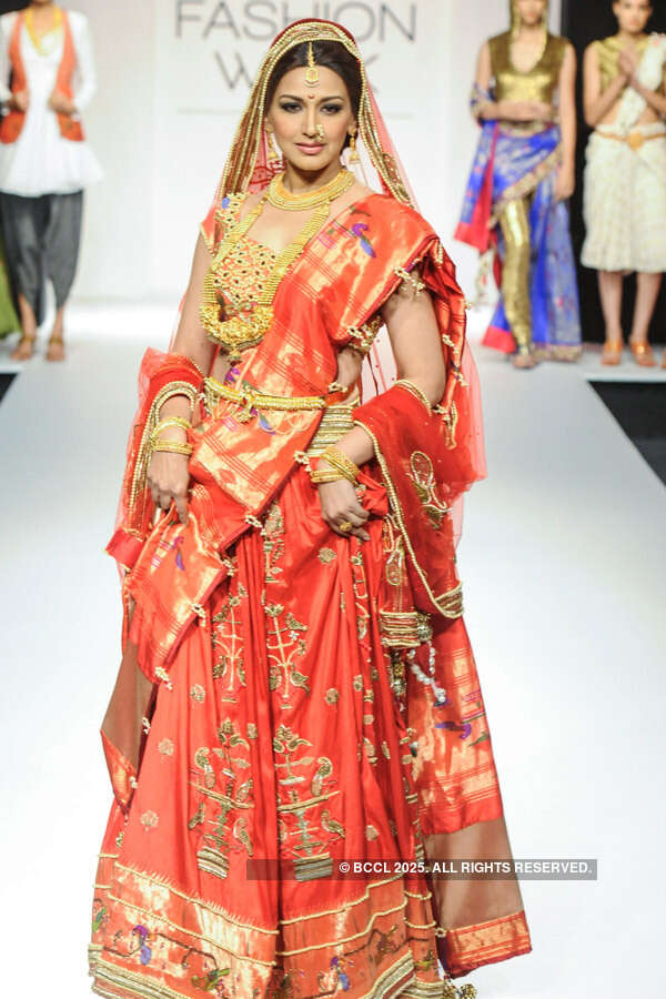 LFW'13: Harshitaa Chatterjee Deshpande