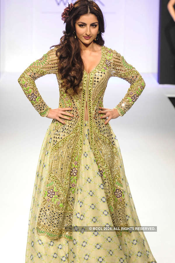 Celebrity showstoppers at LFW '13