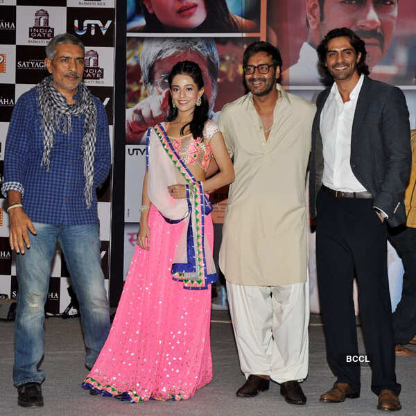 Stars promote Satyagraha