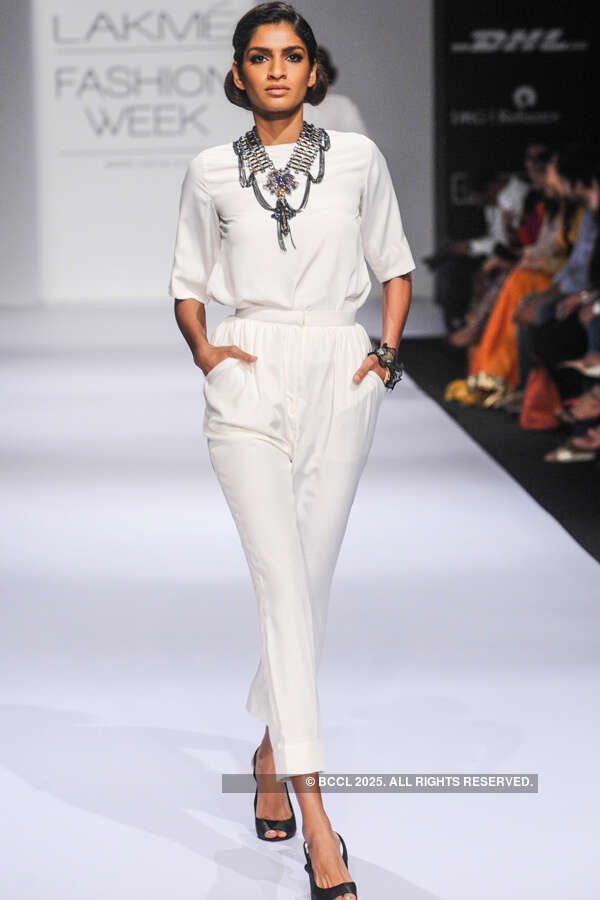 LFW'13: Jinali Sutariya & Heena Surani