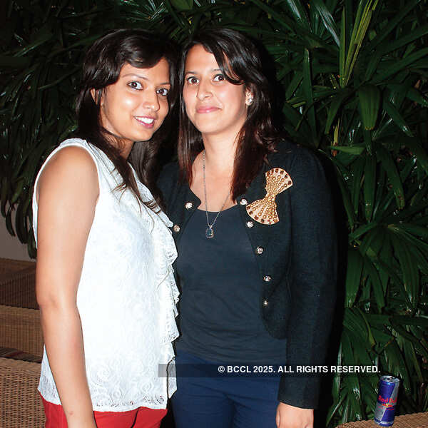 Socialites party at Sutra