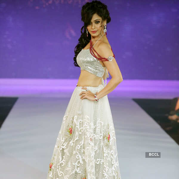 Glamour Style Walk'13