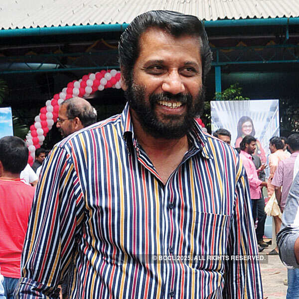 Celebs at Thakkali's puja